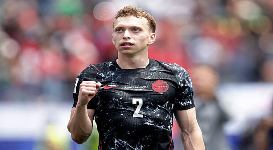 جونستون لاعب كندا