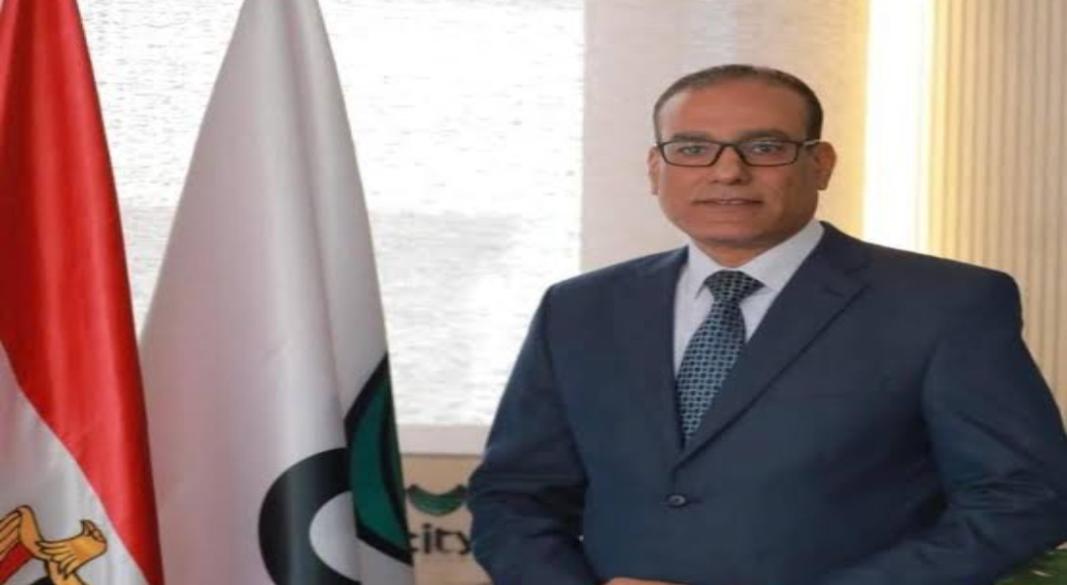 مصطفي عزام